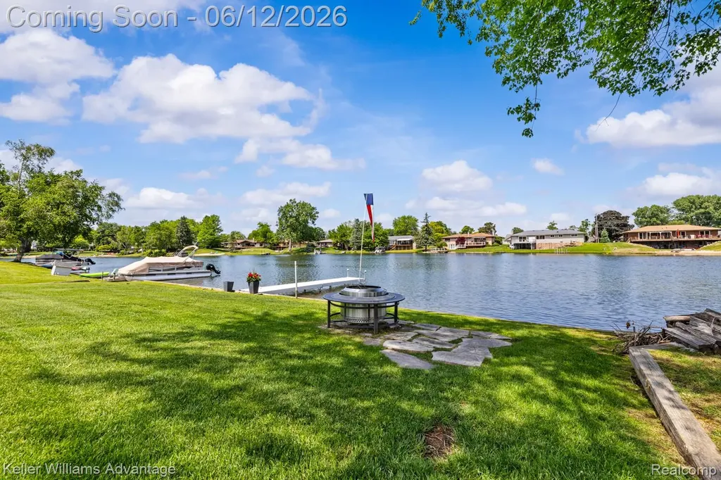 9110 Sandy Ridge Drive White Lake Charter Township MI 48386