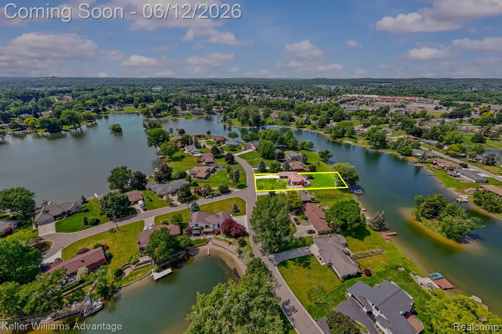9110 Sandy Ridge Drive White Lake Charter Township MI 48386