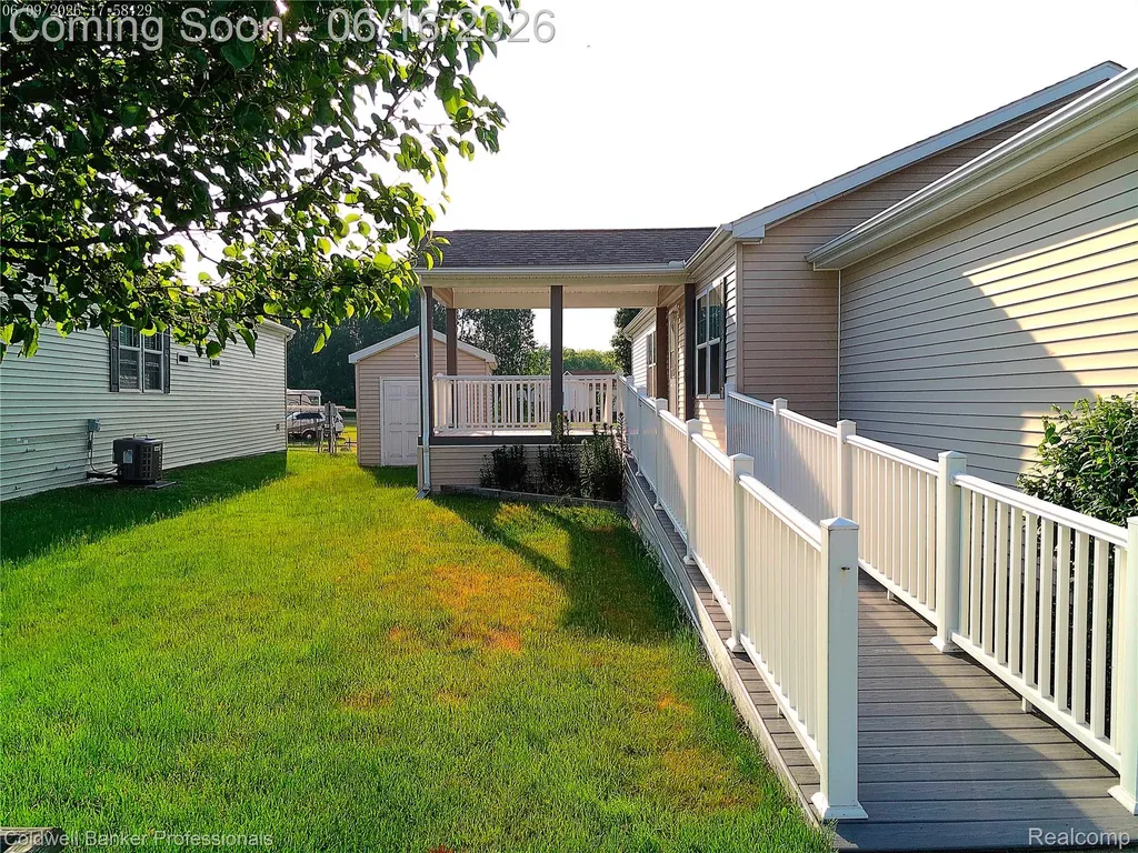 289 Pompano Court Lapeer Township MI 48446