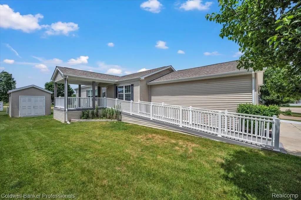 289 Pompano Court Lapeer Township MI 48446