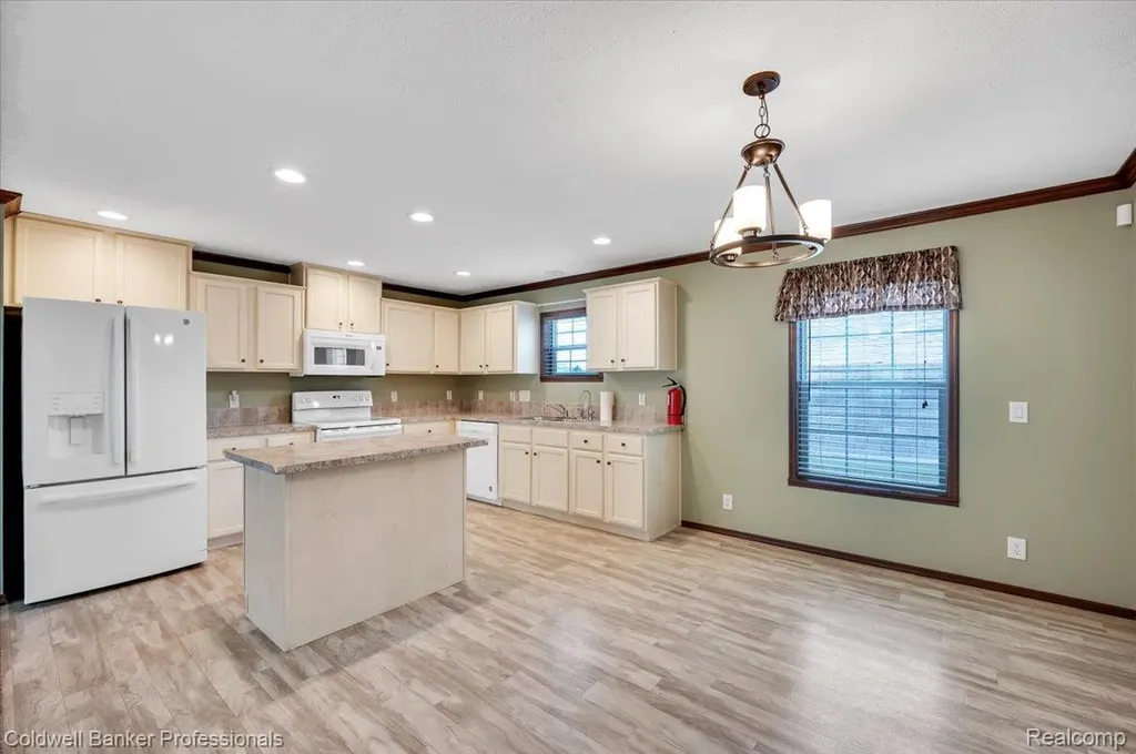 289 Pompano Court Lapeer Township MI 48446