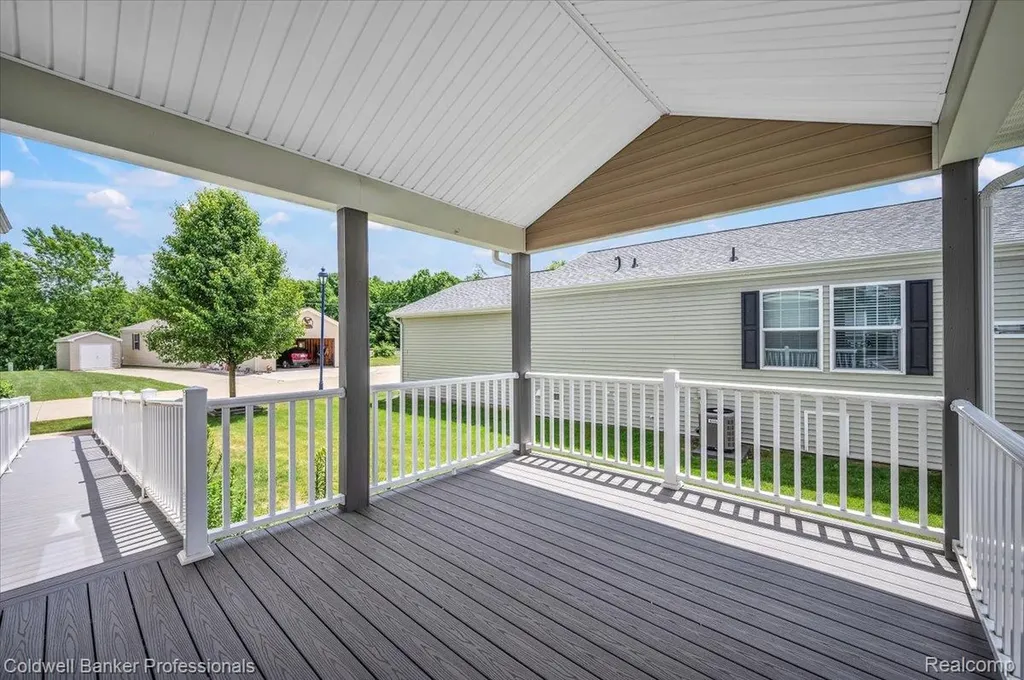 289 Pompano Court Lapeer Township MI 48446