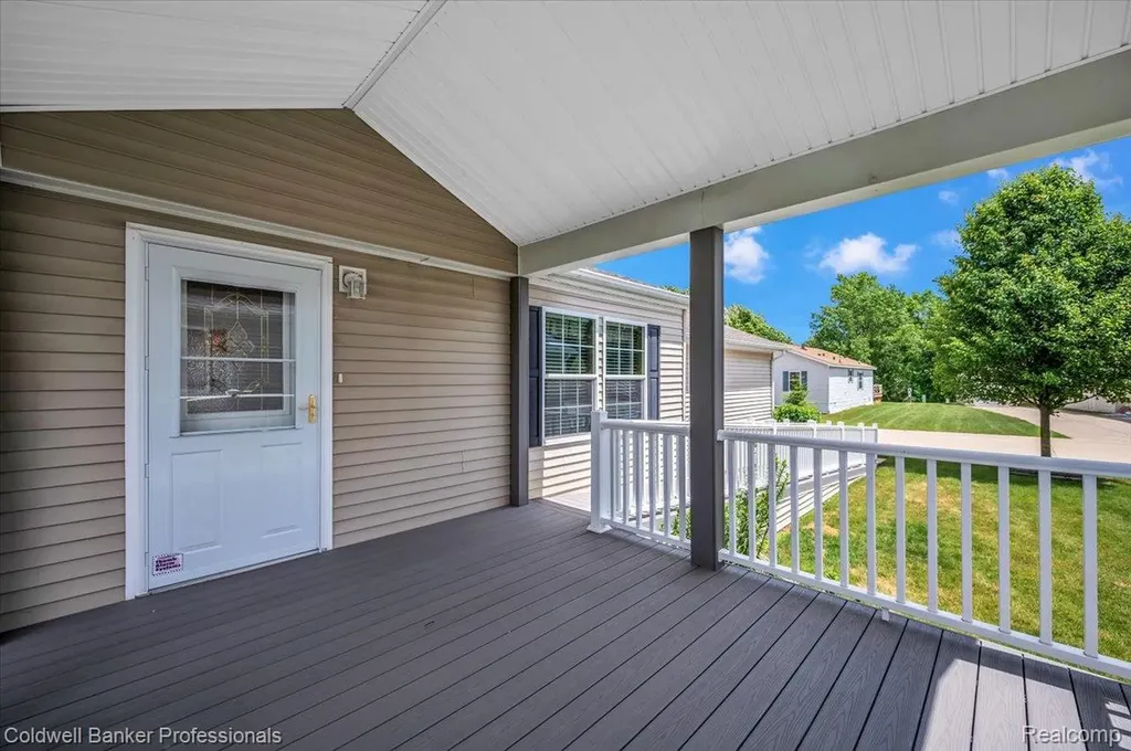 289 Pompano Court Lapeer Township MI 48446