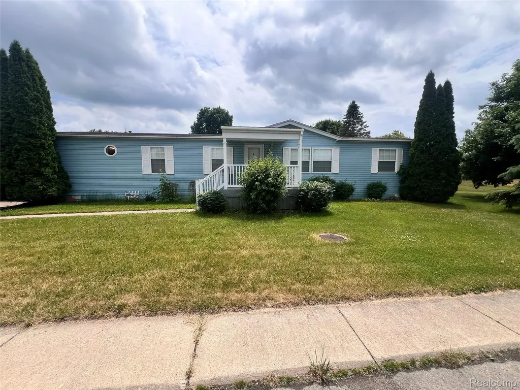 415 Weeping Willow Genesee Charter Township MI 48506