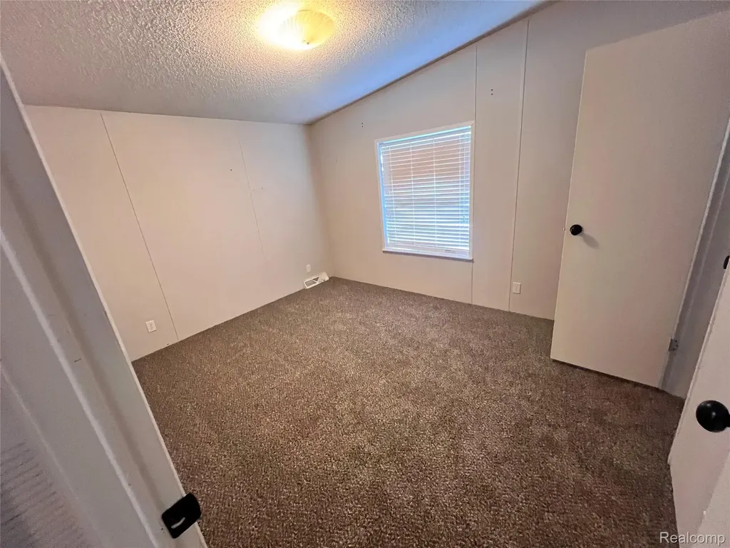 415 Weeping Willow Genesee Charter Township MI 48506