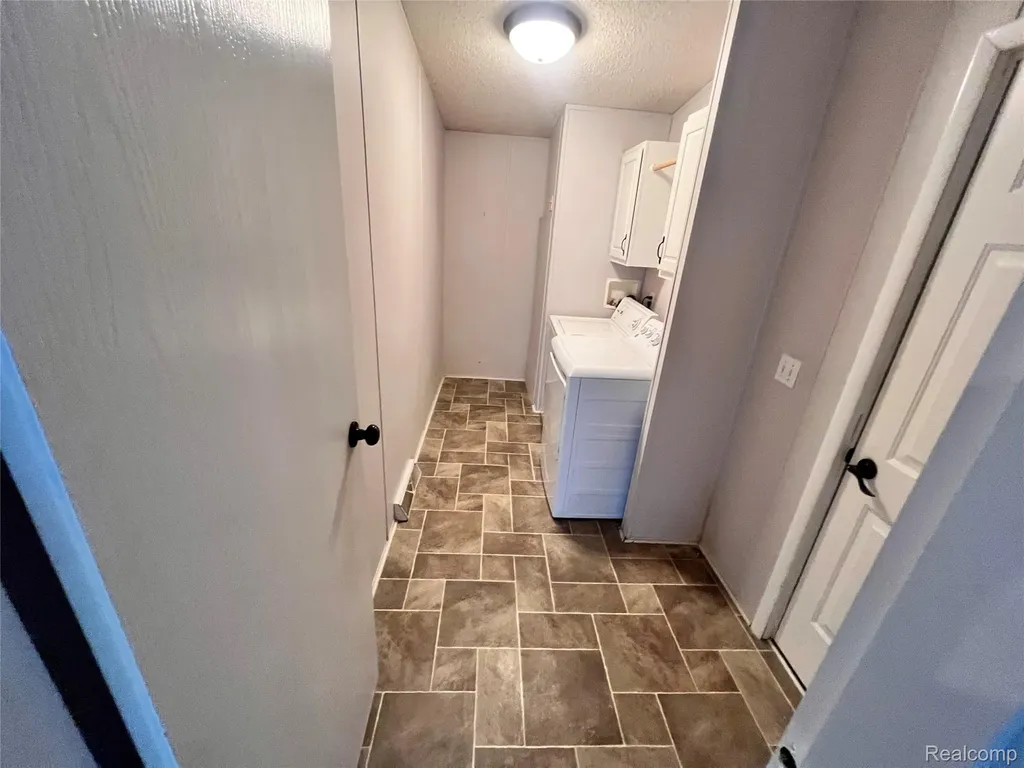 415 Weeping Willow Genesee Charter Township MI 48506