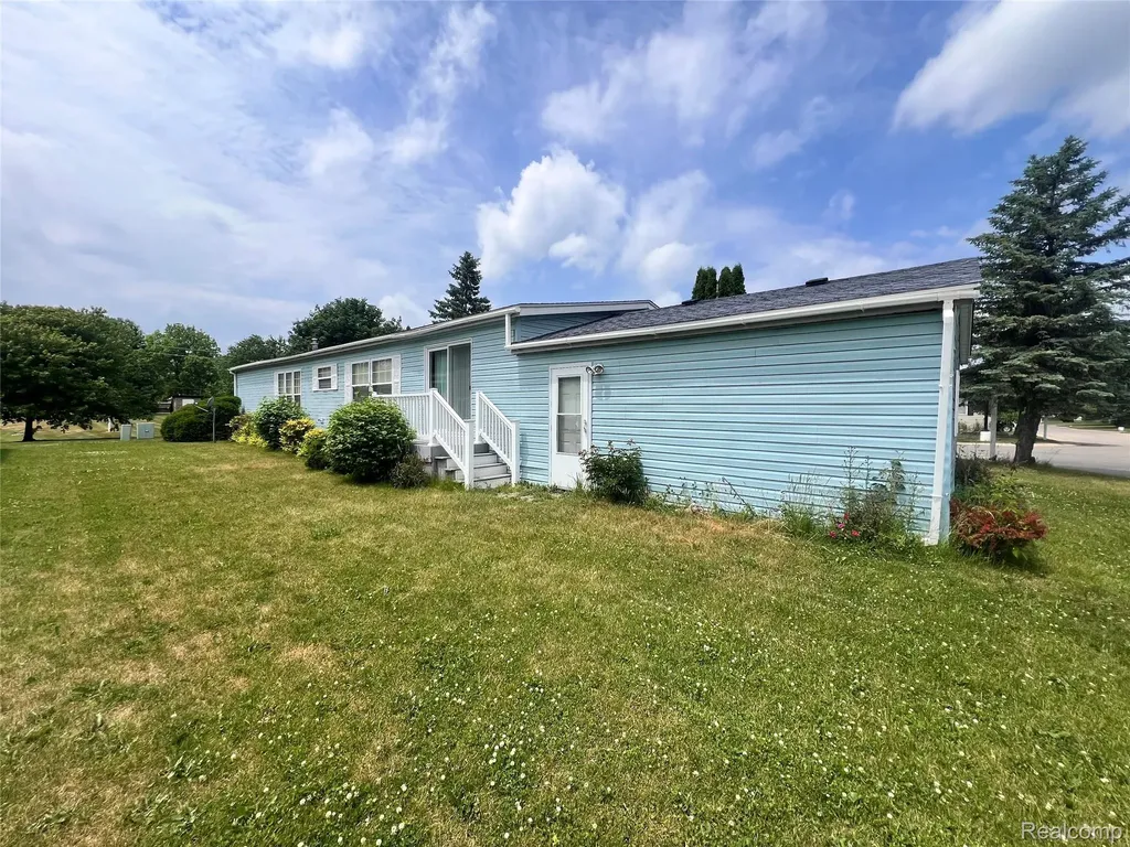 415 Weeping Willow Genesee Charter Township MI 48506