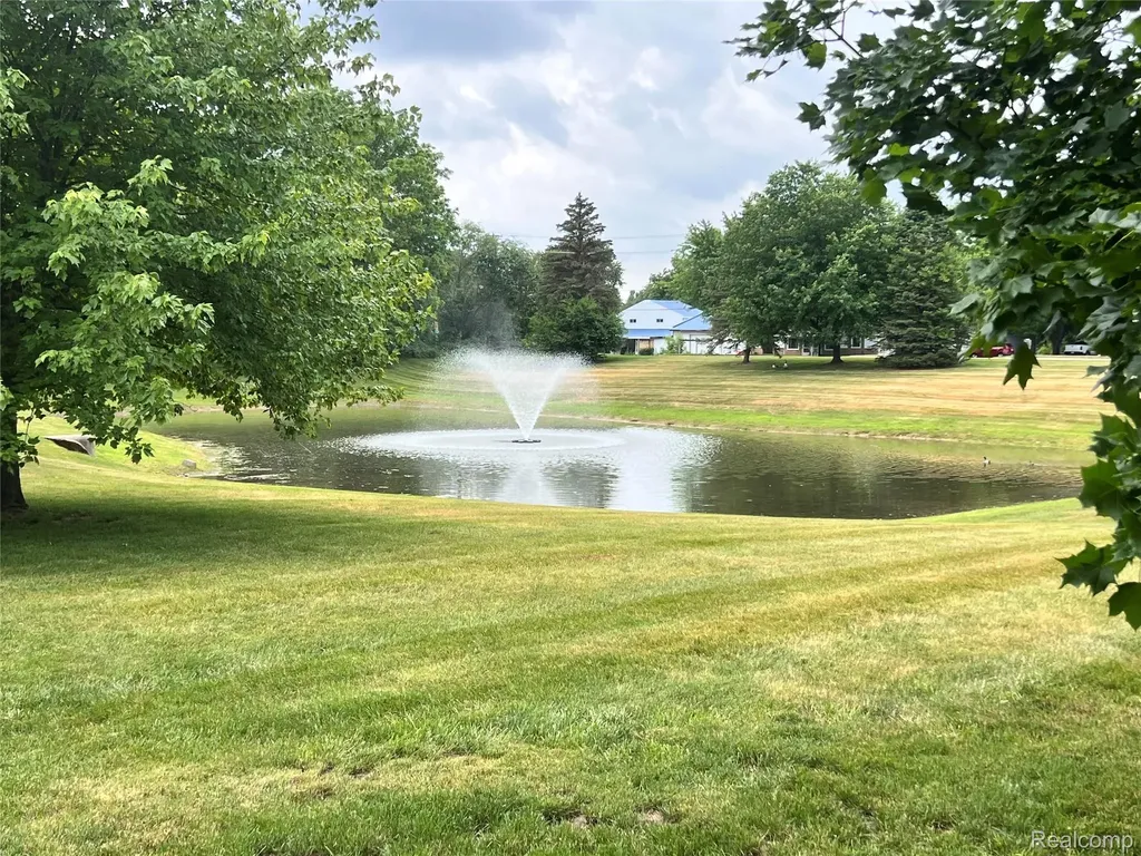 415 Weeping Willow Genesee Charter Township MI 48506