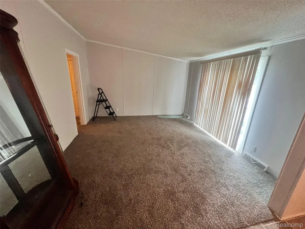 415 Weeping Willow Genesee Charter Township MI 48506