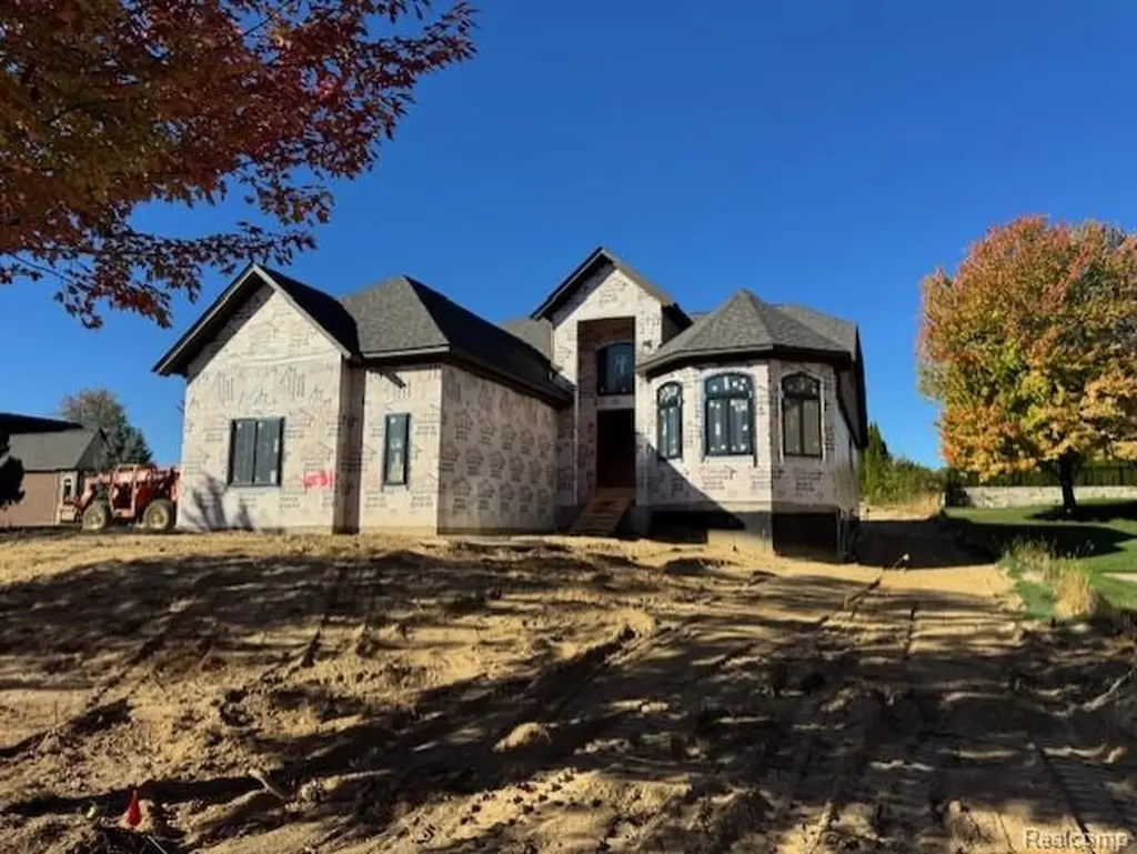61367 Beacon Hill Drive Washington Township MI 48094