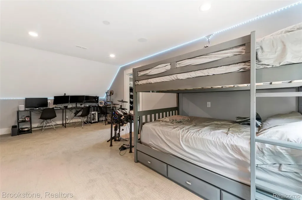 8130 Rosebud Lane Independence Charter Township MI 48348