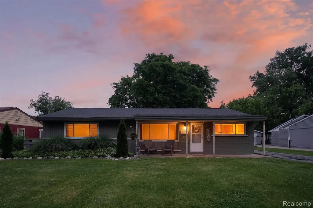 2614 Penna Drive West Bloomfield Charter Township MI 48324