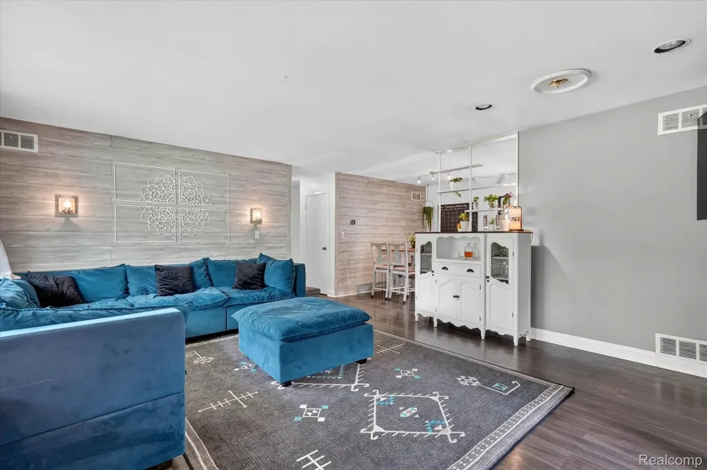 2614 Penna Drive West Bloomfield Charter Township MI 48324