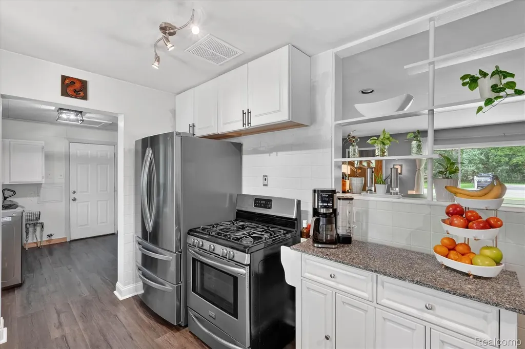 2614 Penna Drive West Bloomfield Charter Township MI 48324