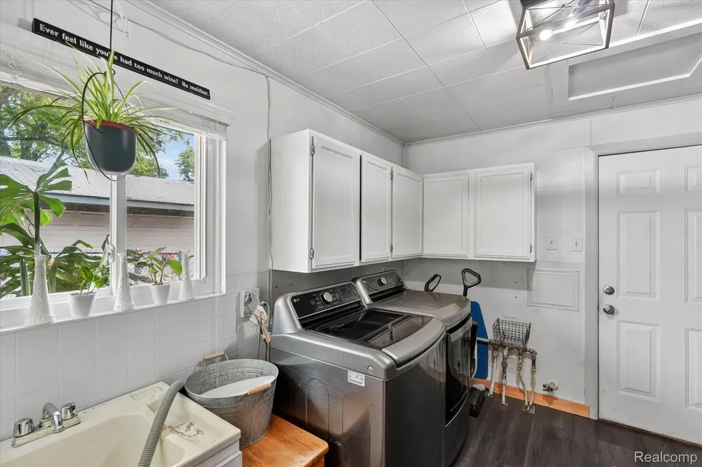2614 Penna Drive West Bloomfield Charter Township MI 48324