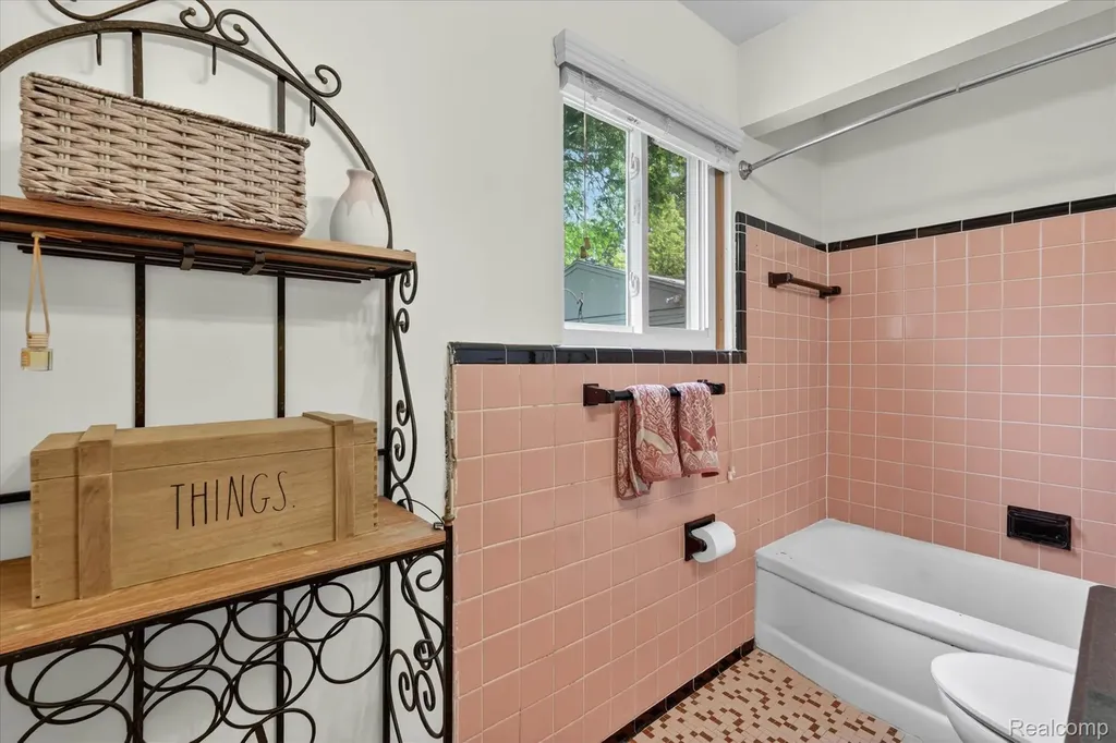 2614 Penna Drive West Bloomfield Charter Township MI 48324