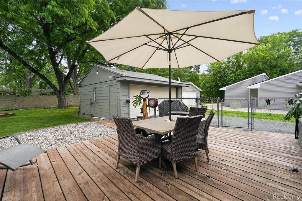 2614 Penna Drive West Bloomfield Charter Township MI 48324