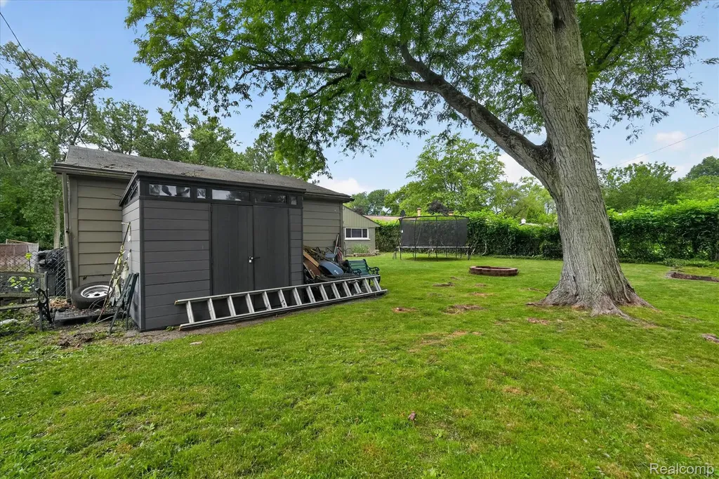 2614 Penna Drive West Bloomfield Charter Township MI 48324