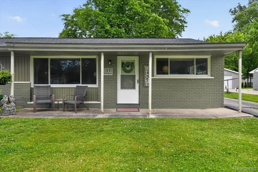 2614 Penna Drive West Bloomfield Charter Township MI 48324