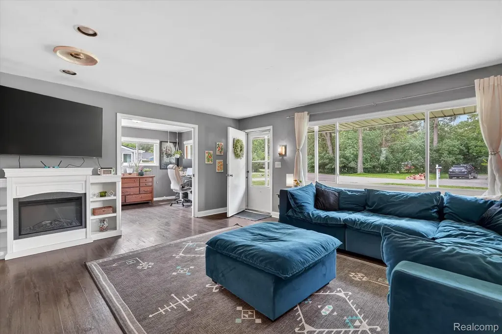 2614 Penna Drive West Bloomfield Charter Township MI 48324