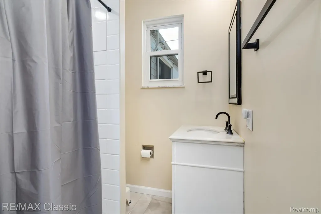 11789 Danforth Drive Sterling Heights City MI 48312