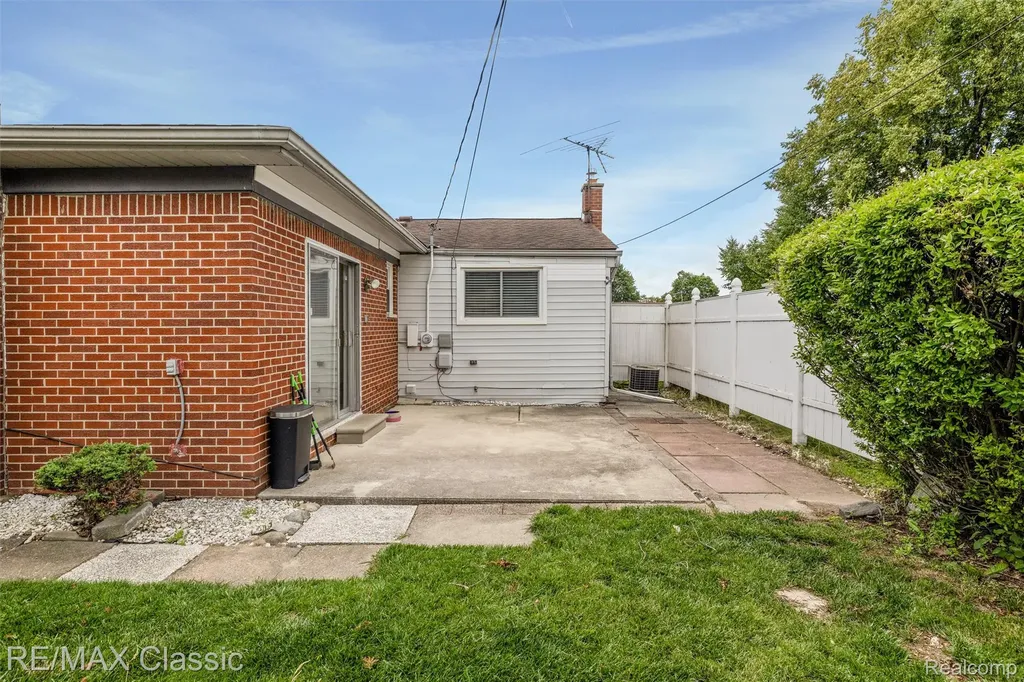 11789 Danforth Drive Sterling Heights City MI 48312
