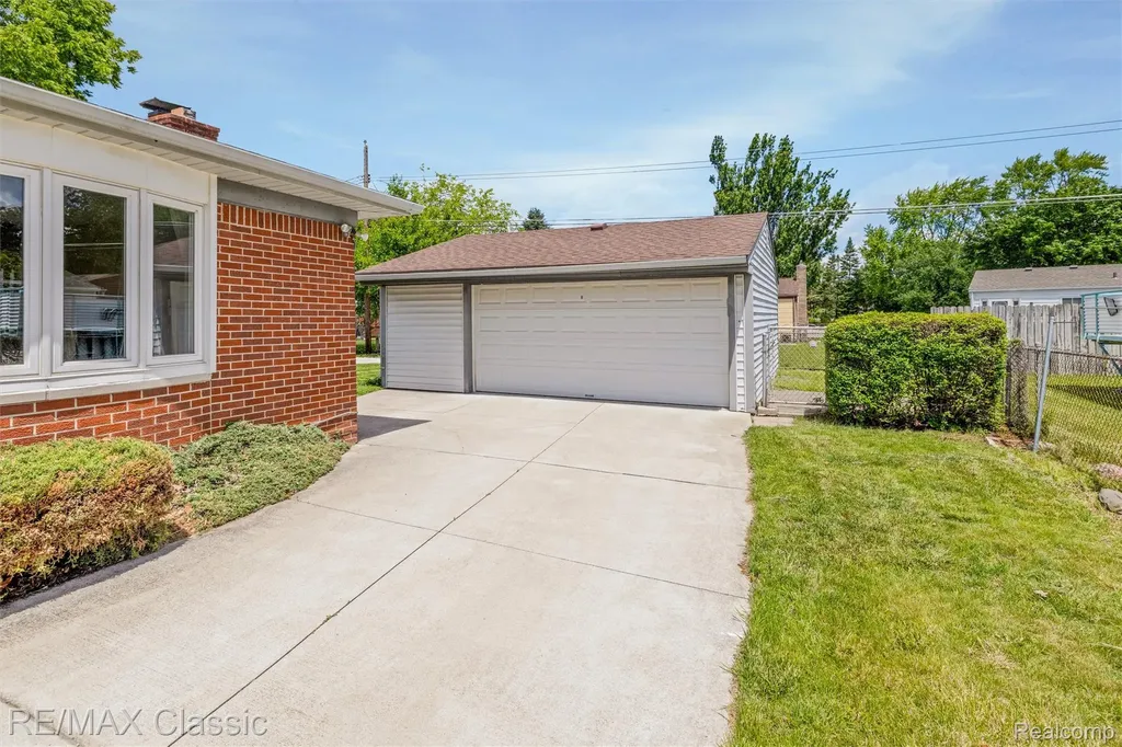 11789 Danforth Drive Sterling Heights City MI 48312