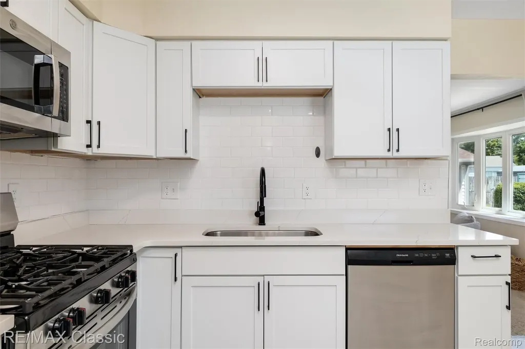 11789 Danforth Drive Sterling Heights City MI 48312