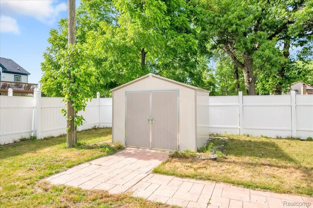 6102 Colorado Street Romulus City MI 48174