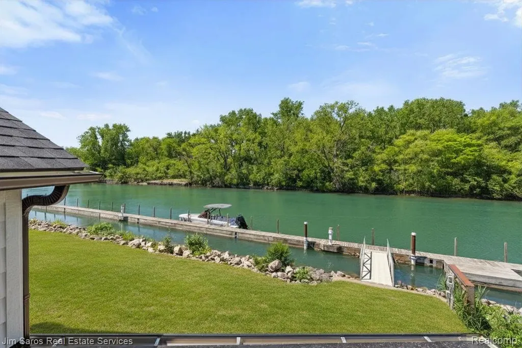 257 Keelson Drive Detroit City MI 48215