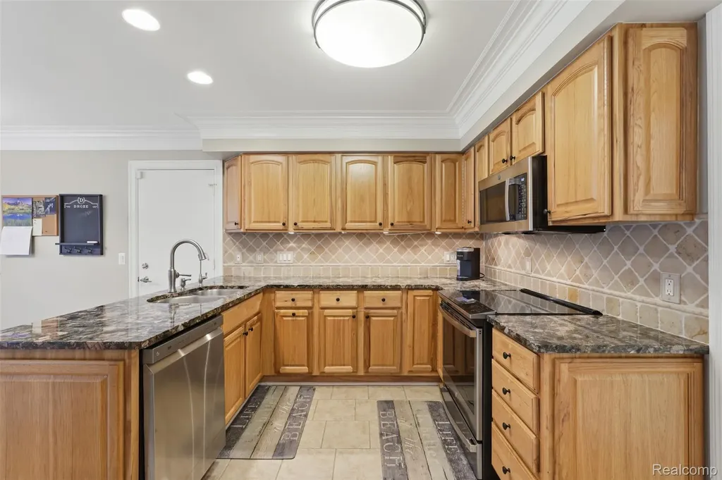 4782 Pine Eagles Drive Genoa Township MI 48116