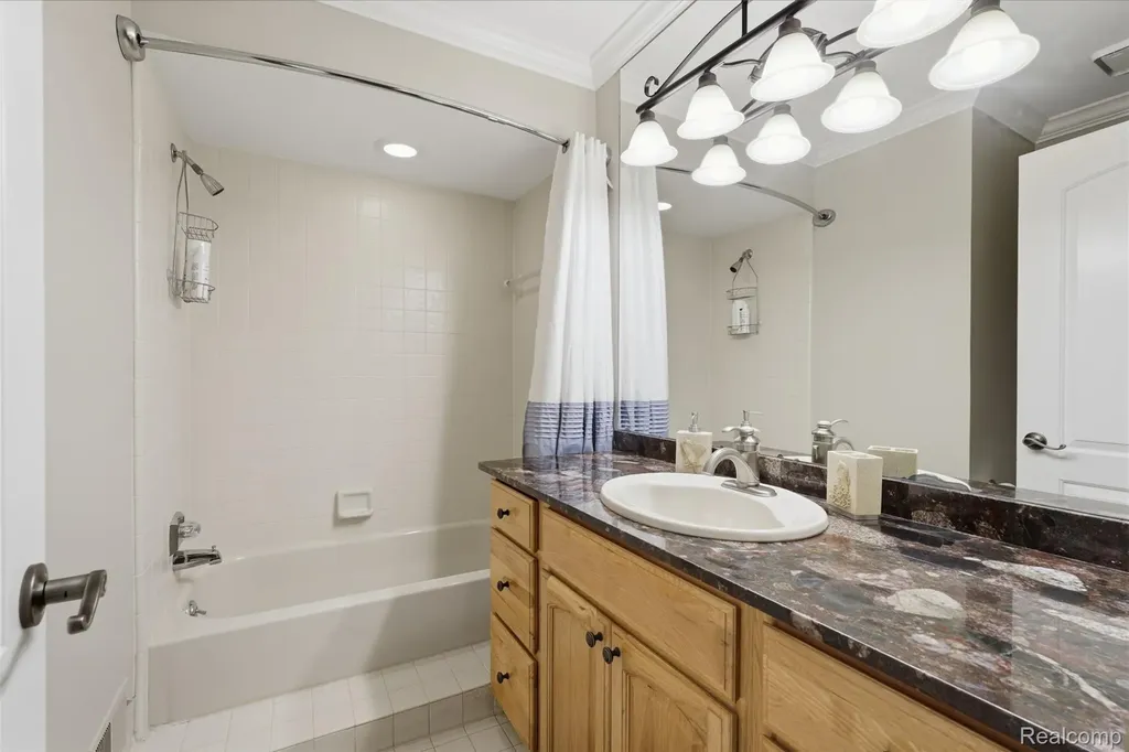 4782 Pine Eagles Drive Genoa Township MI 48116