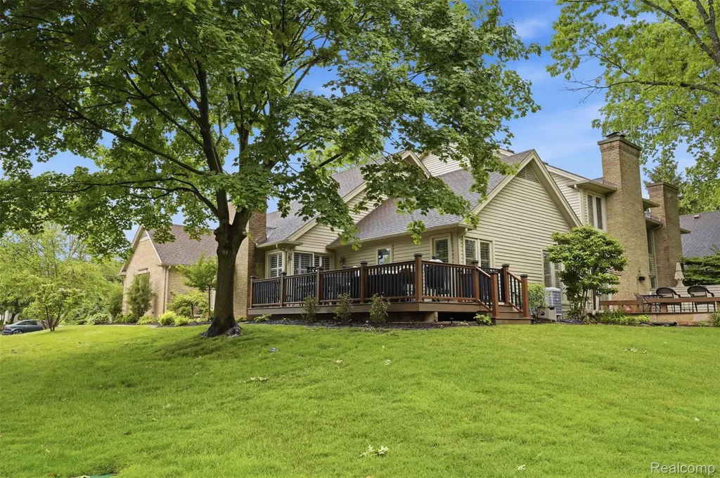 4782 Pine Eagles Drive Genoa Township MI 48116