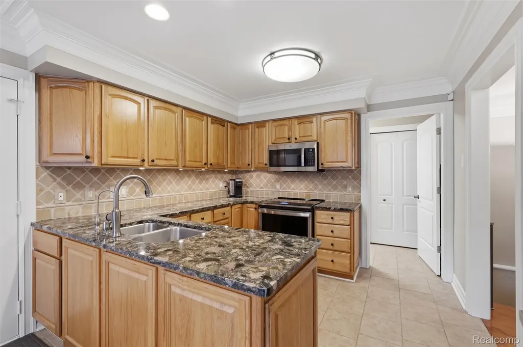4782 Pine Eagles Drive Genoa Township MI 48116