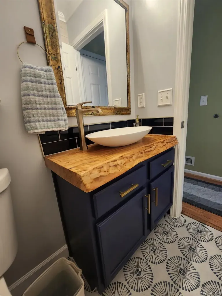 57487 Nicholas Drive Washington Township MI 48094