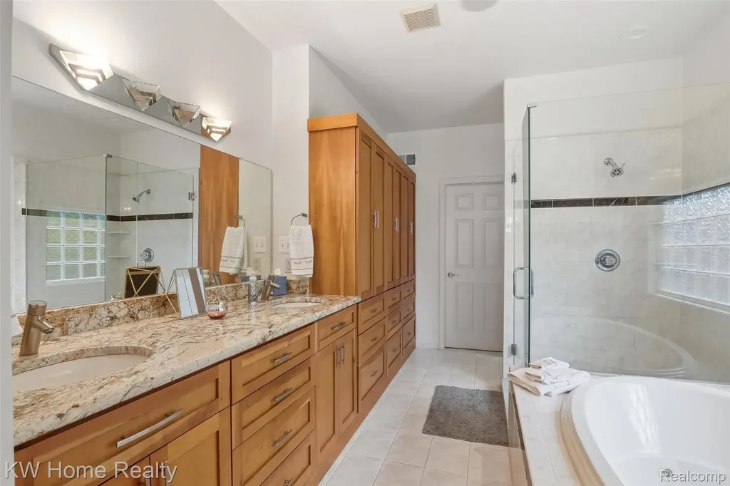 23184 Mission Lane Farmington Hills City MI 48335