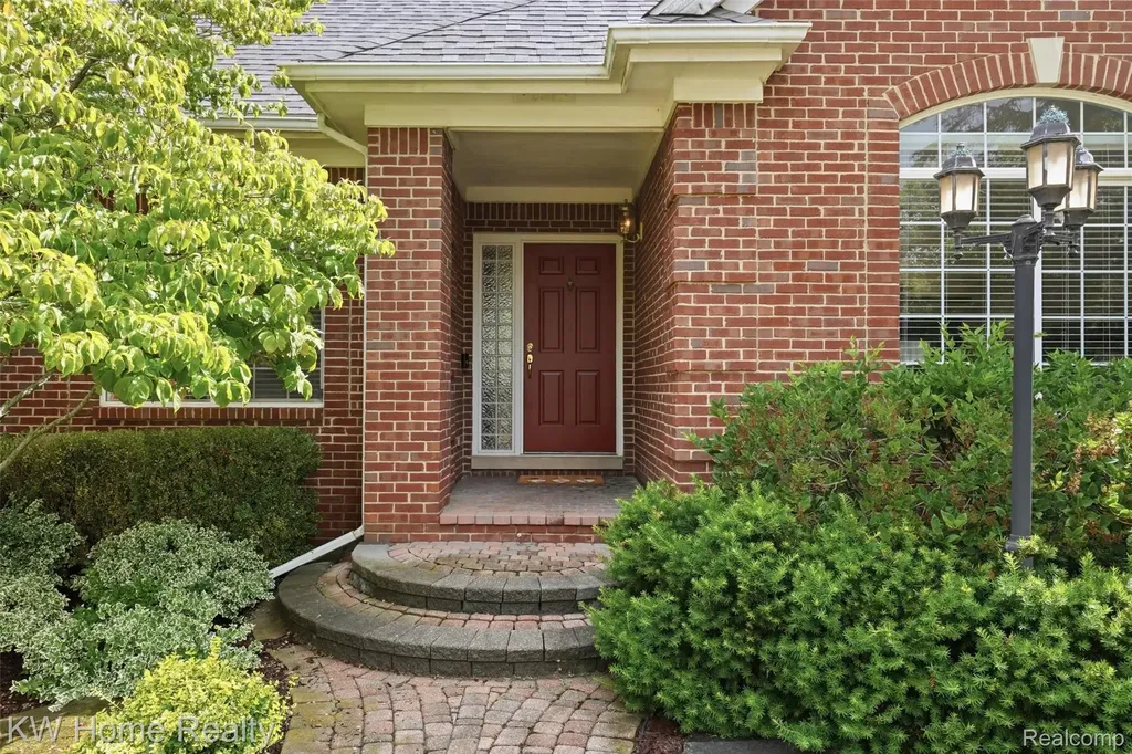 23184 Mission Lane Farmington Hills City MI 48335