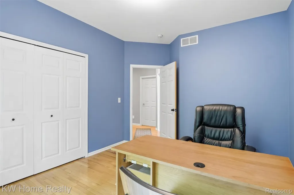 23184 Mission Lane Farmington Hills City MI 48335