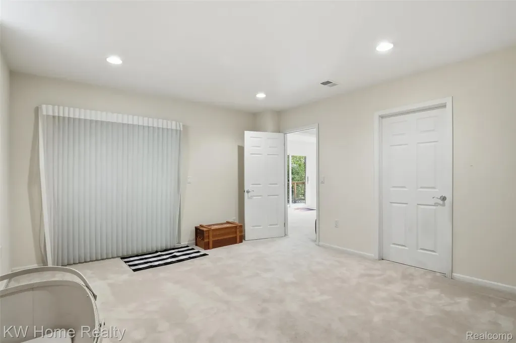 23184 Mission Lane Farmington Hills City MI 48335