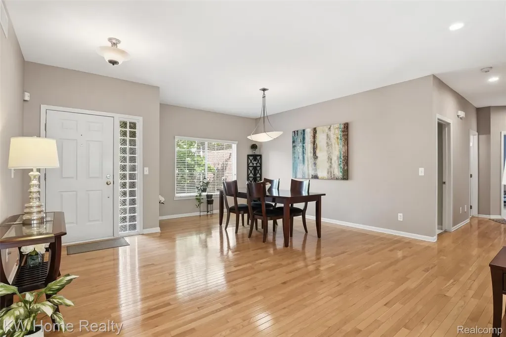23184 Mission Lane Farmington Hills City MI 48335