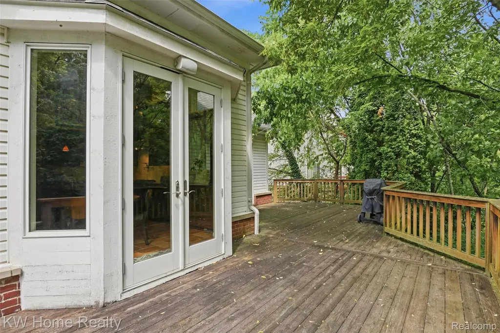 23184 Mission Lane Farmington Hills City MI 48335