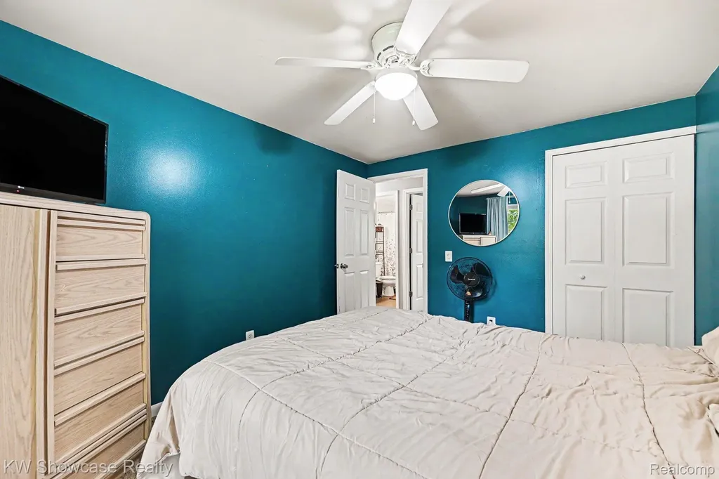 3186 Roselawn Street Commerce Charter Township MI 48390