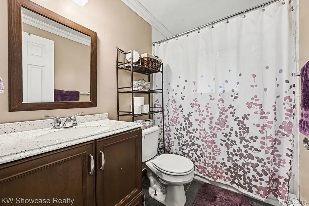 3186 Roselawn Street Commerce Charter Township MI 48390