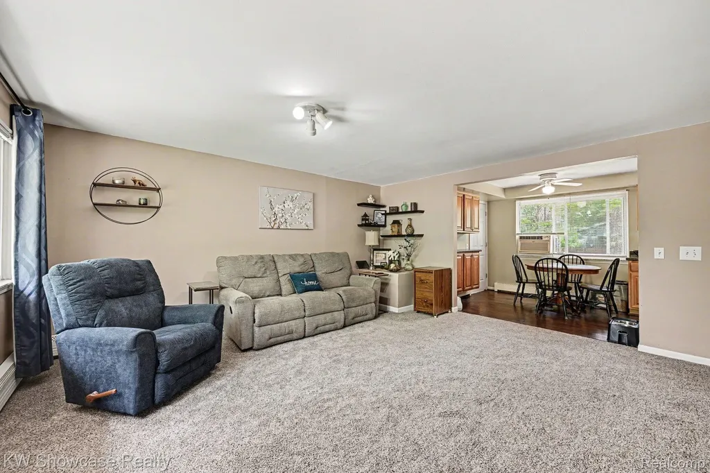 3186 Roselawn Street Commerce Charter Township MI 48390