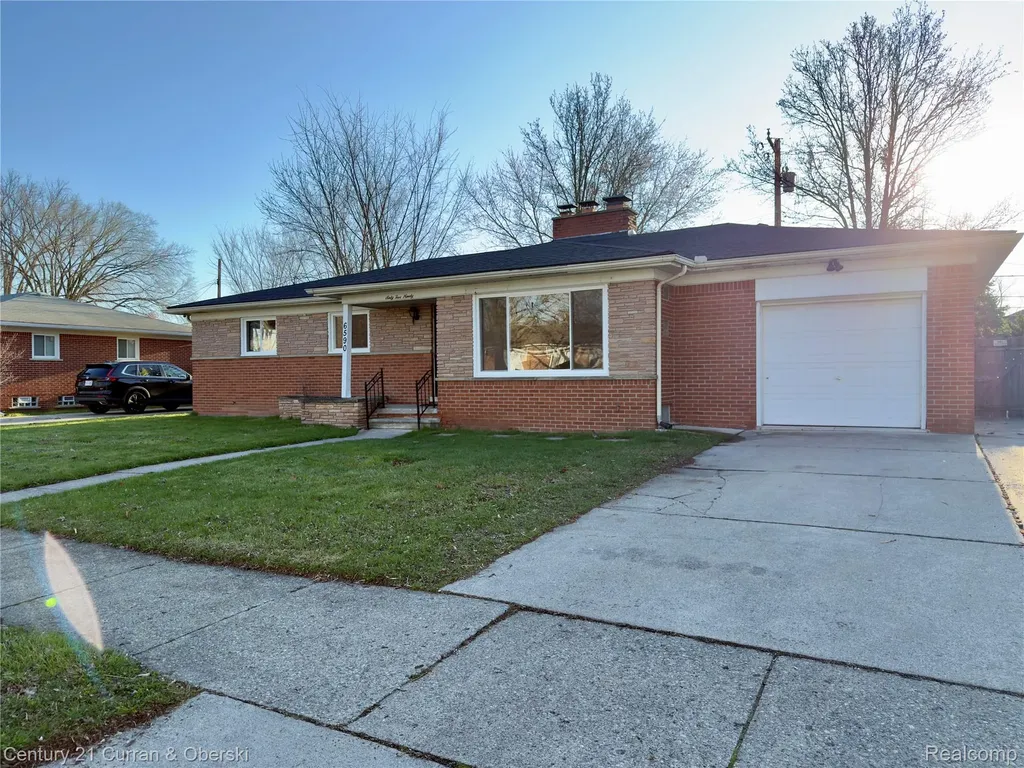6590 Rockland Street Dearborn Heights City MI 48127