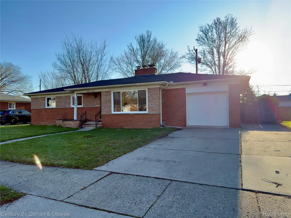 6590 Rockland Street Dearborn Heights City MI 48127