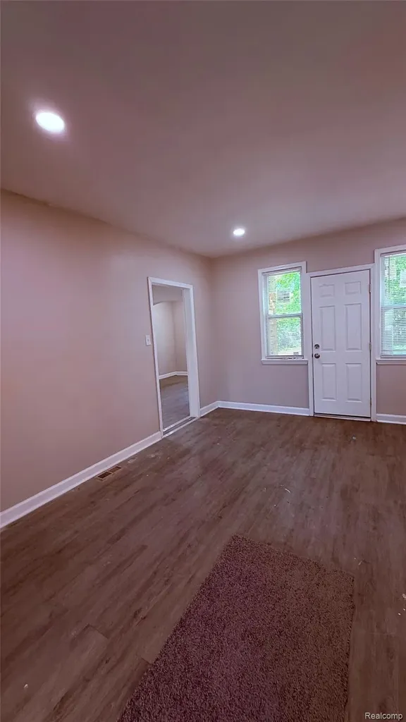 16203 Roselawn Street Detroit City MI 48221