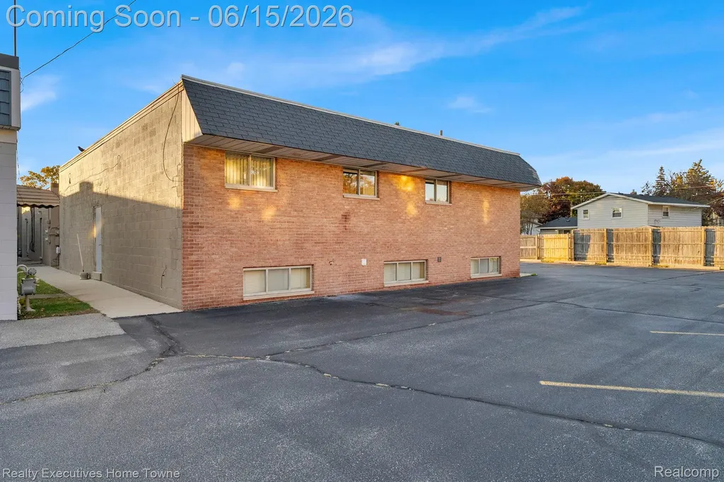 2928 Pine Grove Avenue Port Huron City MI 48060