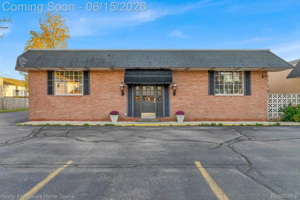 2928 Pine Grove Avenue Port Huron City MI 48060