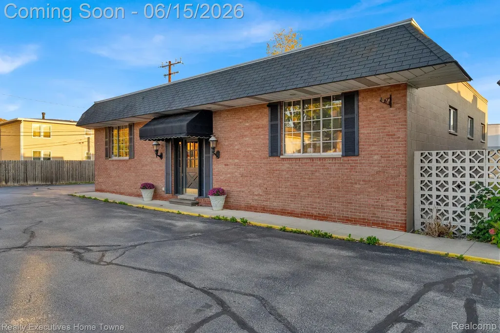 2928 Pine Grove Avenue Port Huron City MI 48060